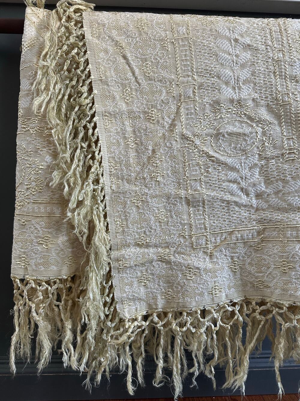 Vintage Damask Bedspread Fringesd Light yellow pale Jacquard twin/full 86x72”